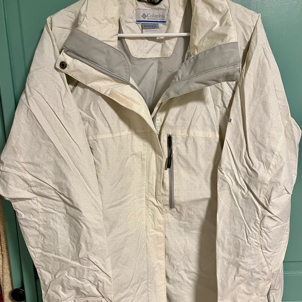 Columbia Women's Off-White Spring/Rain Jacket